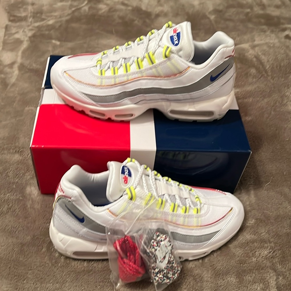 New mens size 10.5 Nike Air Max 95 PRM Dominican Republic RARE FIND